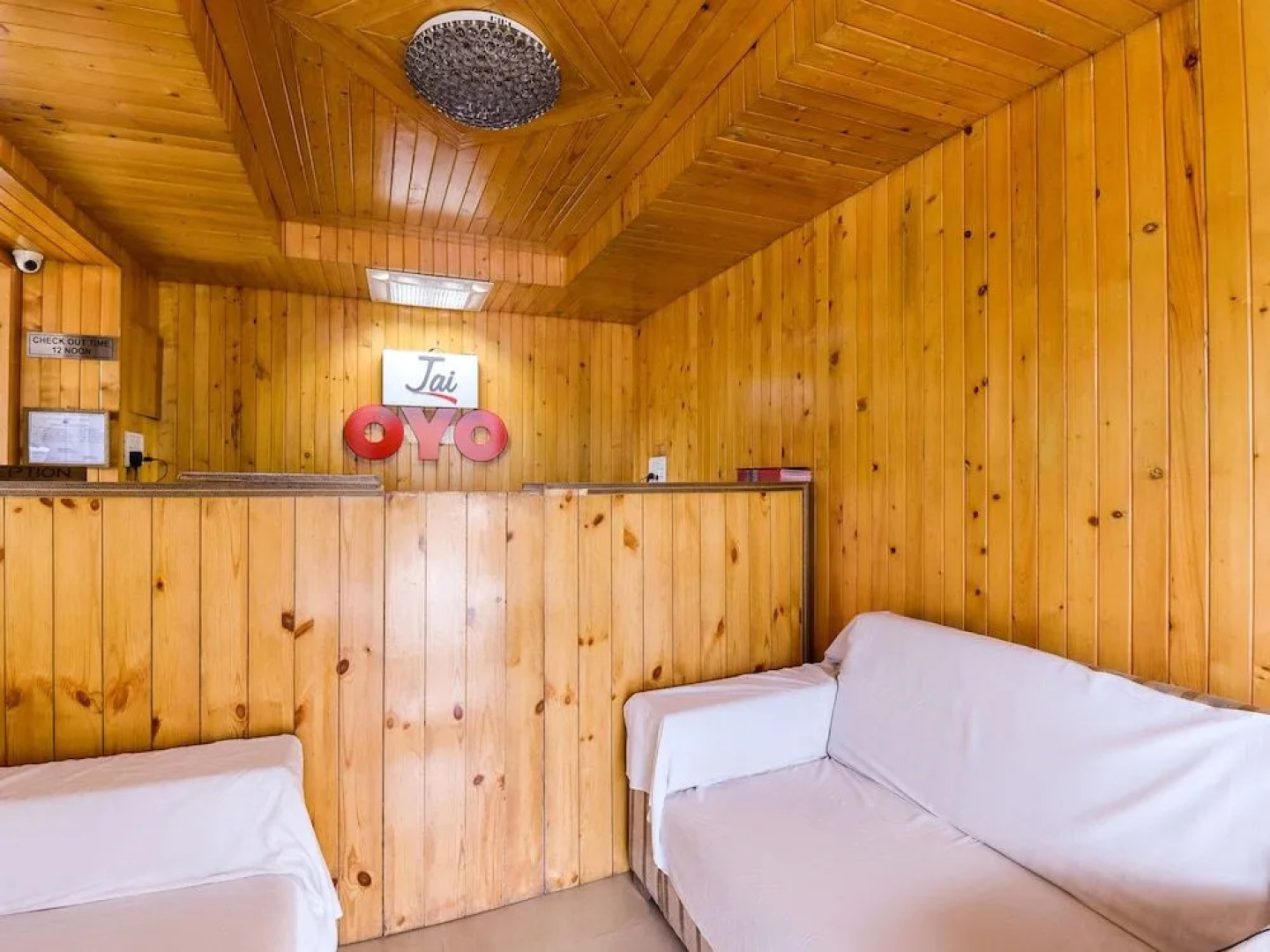 OYO 27877 Hotel Jai