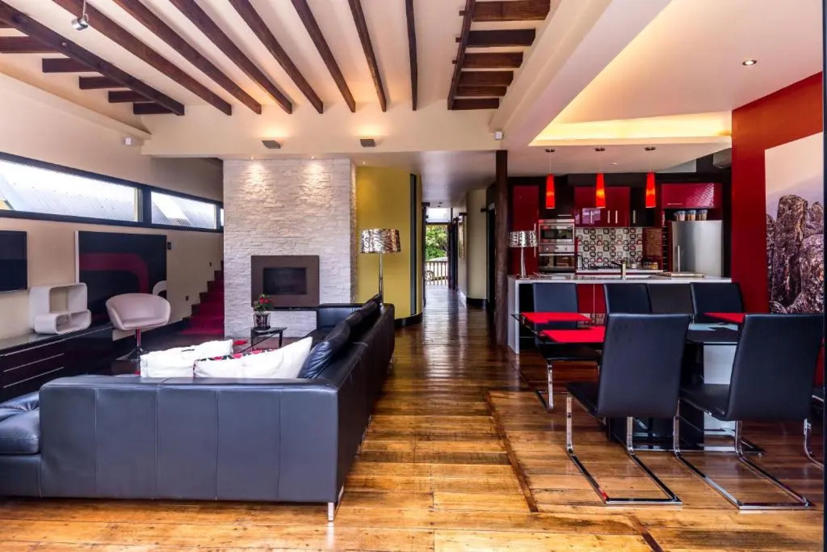 Corinda Contemporary