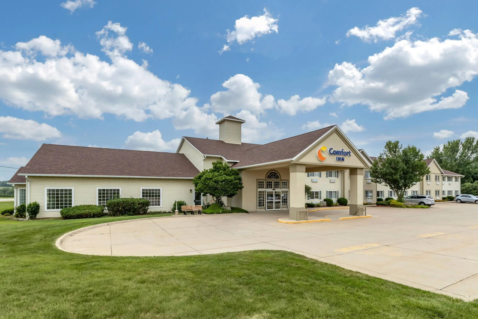 Comfort Inn Dyersville Near Field of Dreams