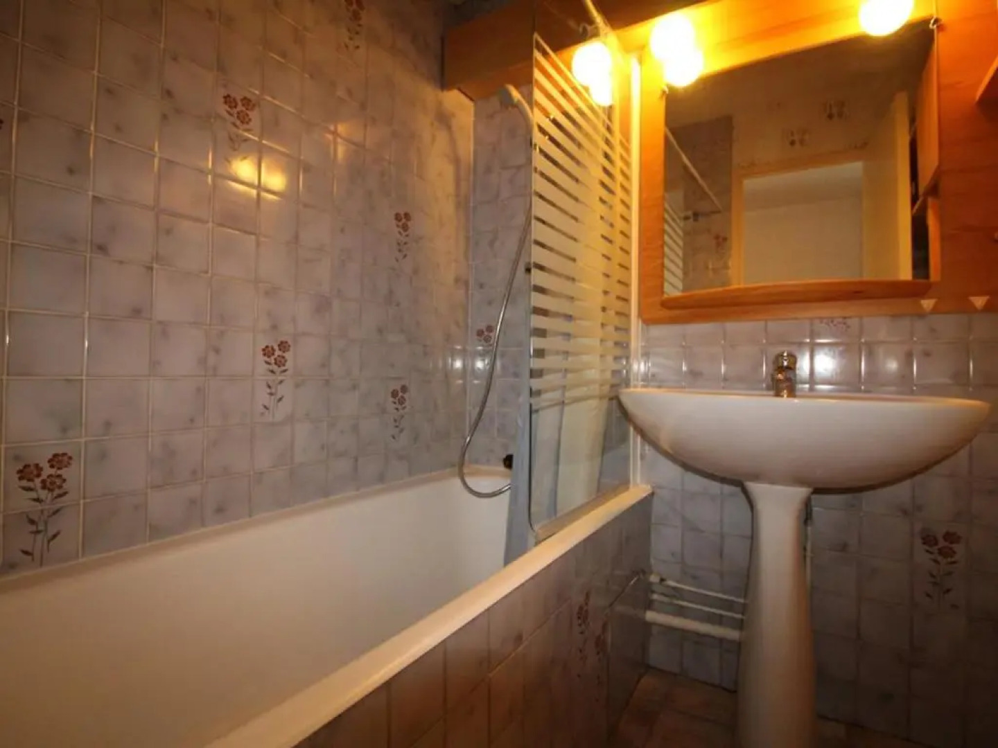 Appartement Auris, 1 pièce, 4 personnes - FR-1-297-31