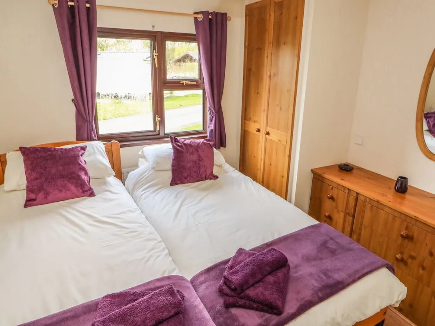 Smew, 2 Gibson Approach, Lincoln