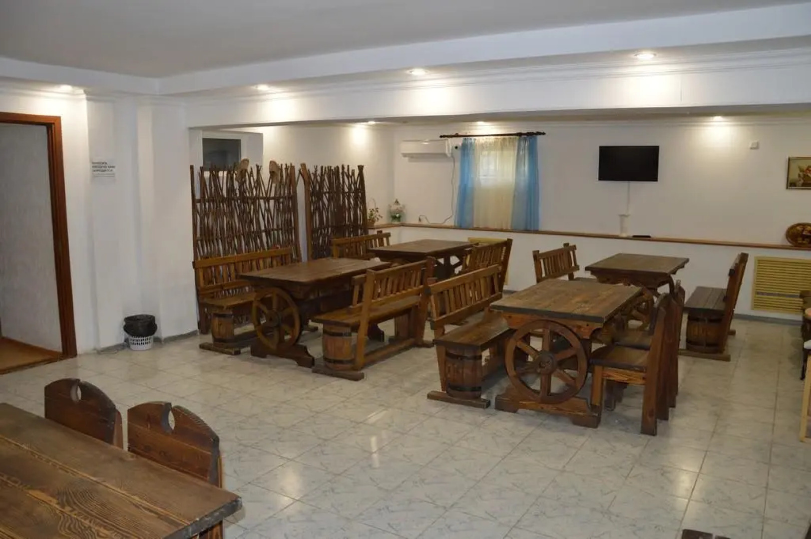 На Набережной