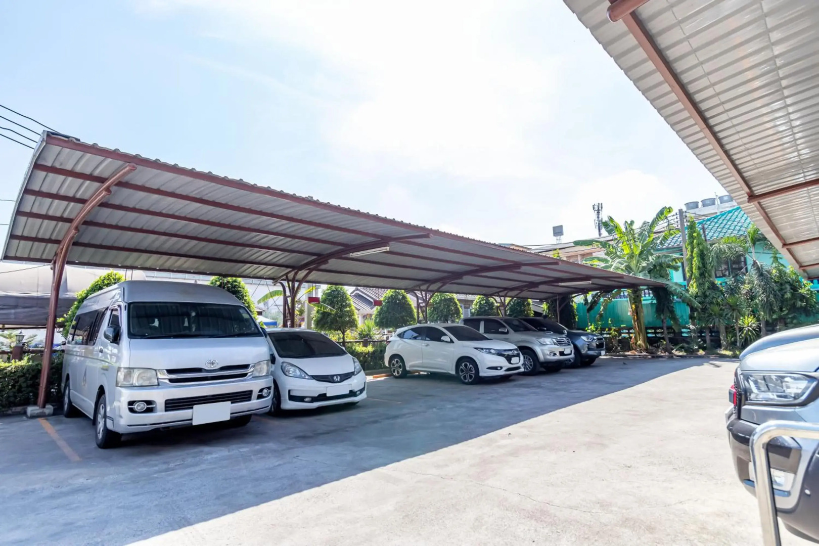 Silver Gold Garden Suvarnabhumi Airport Hotel