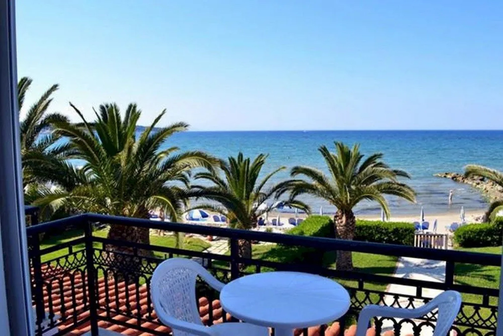 Nadia's Studios & Apartments