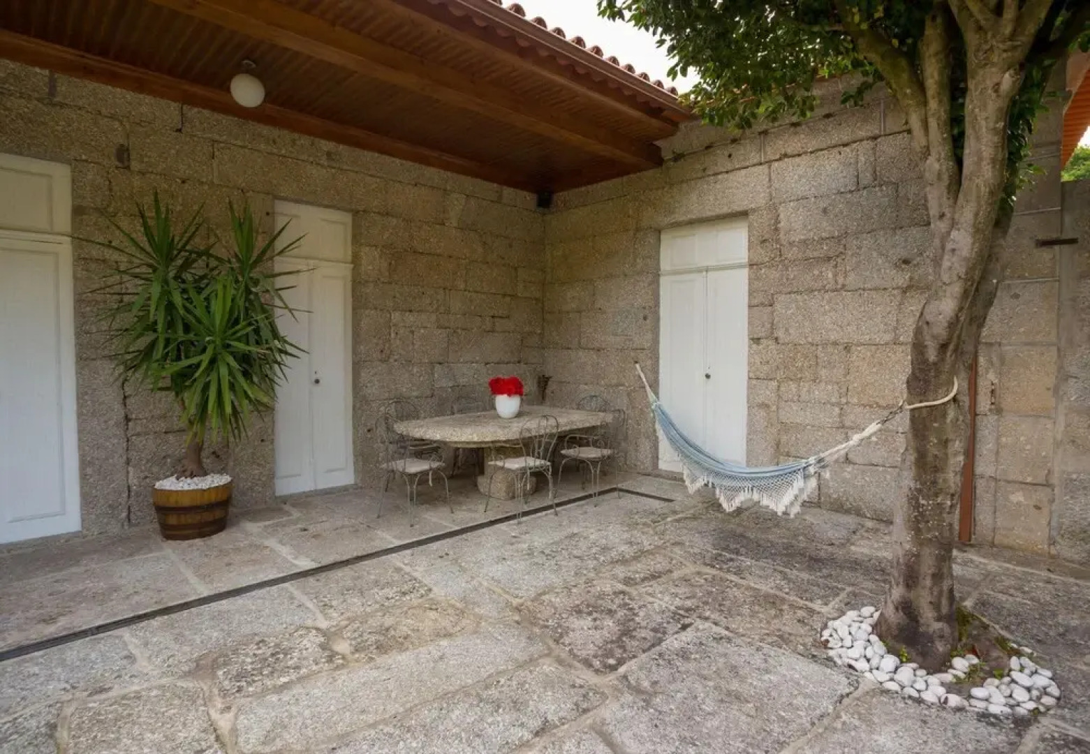 Villa with 3 bedrooms in Sobradelo da Goma with wonderful mountain view private pool enclosed garden 60 km from the beach