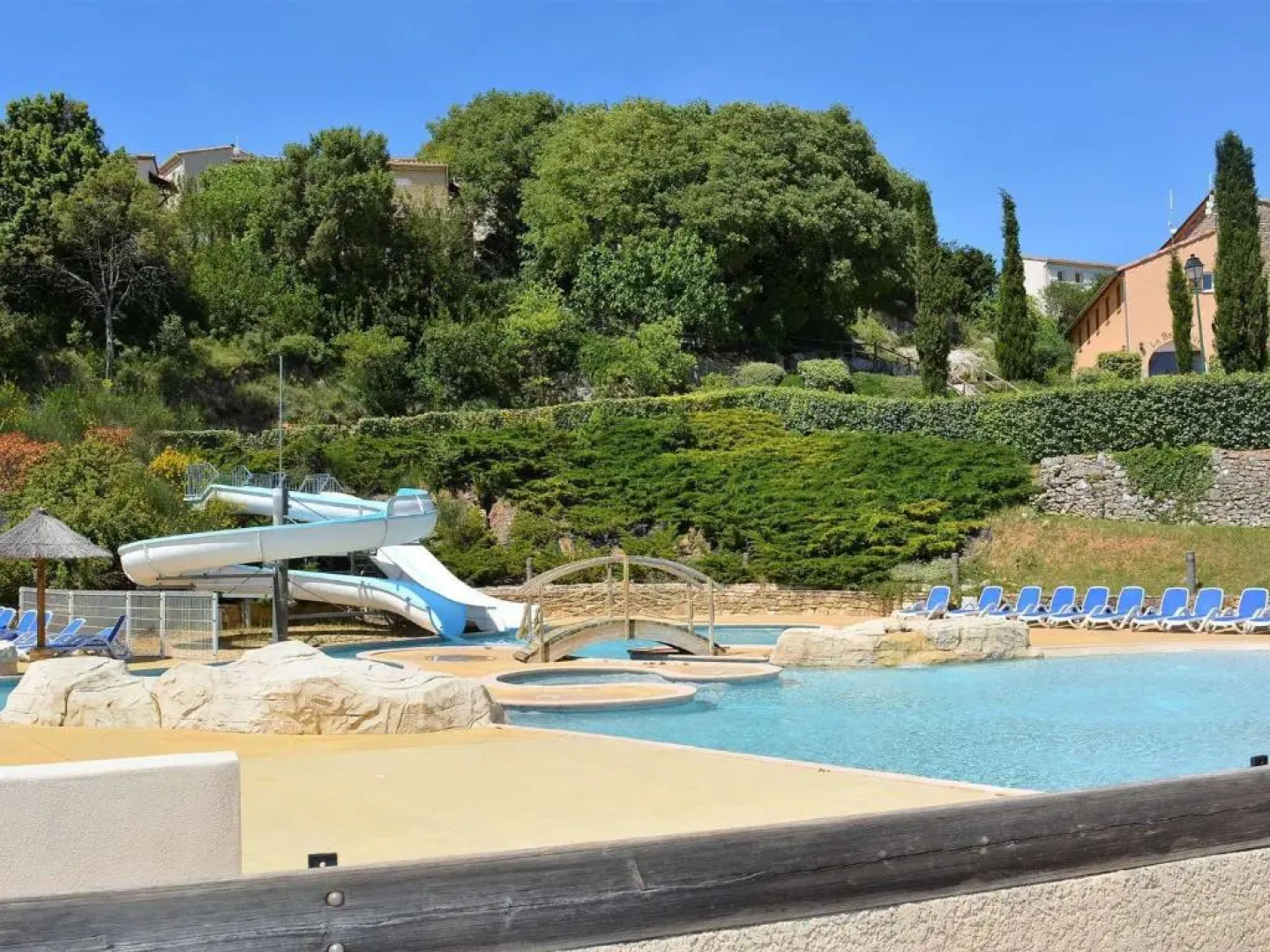 Appartement Salavas, 4 pièces, 8 personnes - FR-1-382-165