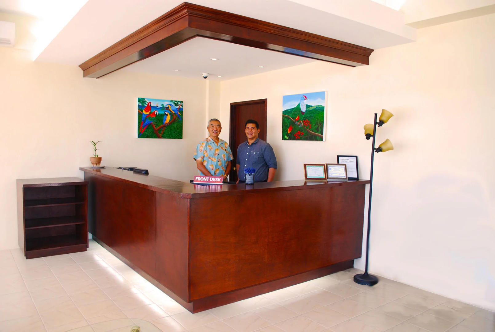 Surfrider Resort Hotel