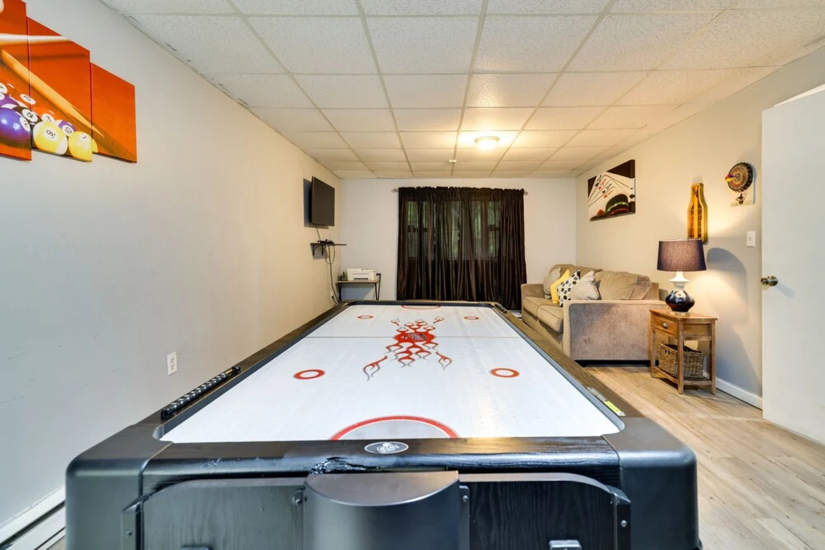 Hot Tub & Game Room: Tobyhanna Vacation Home!