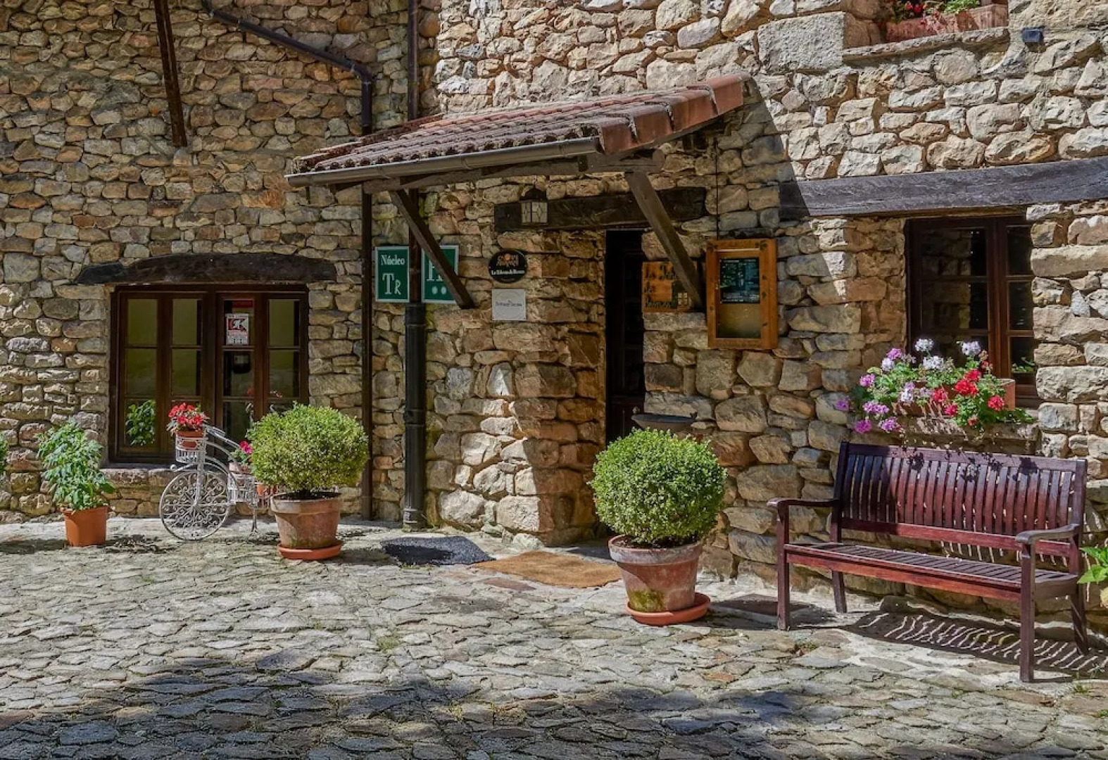 Hotel Rural La Tahona de Besnes