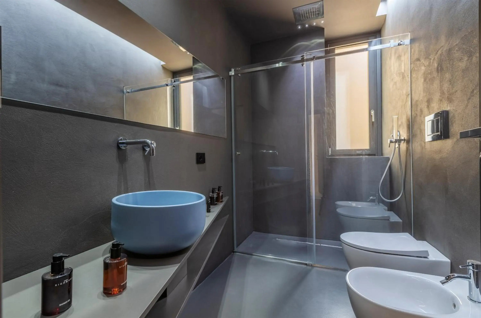 Fiveplace Design Suites Apartments