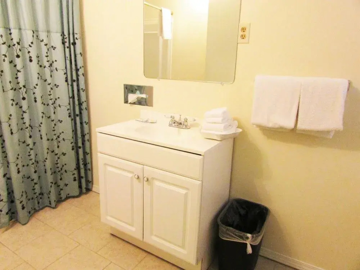 Traveler's Inn Motel