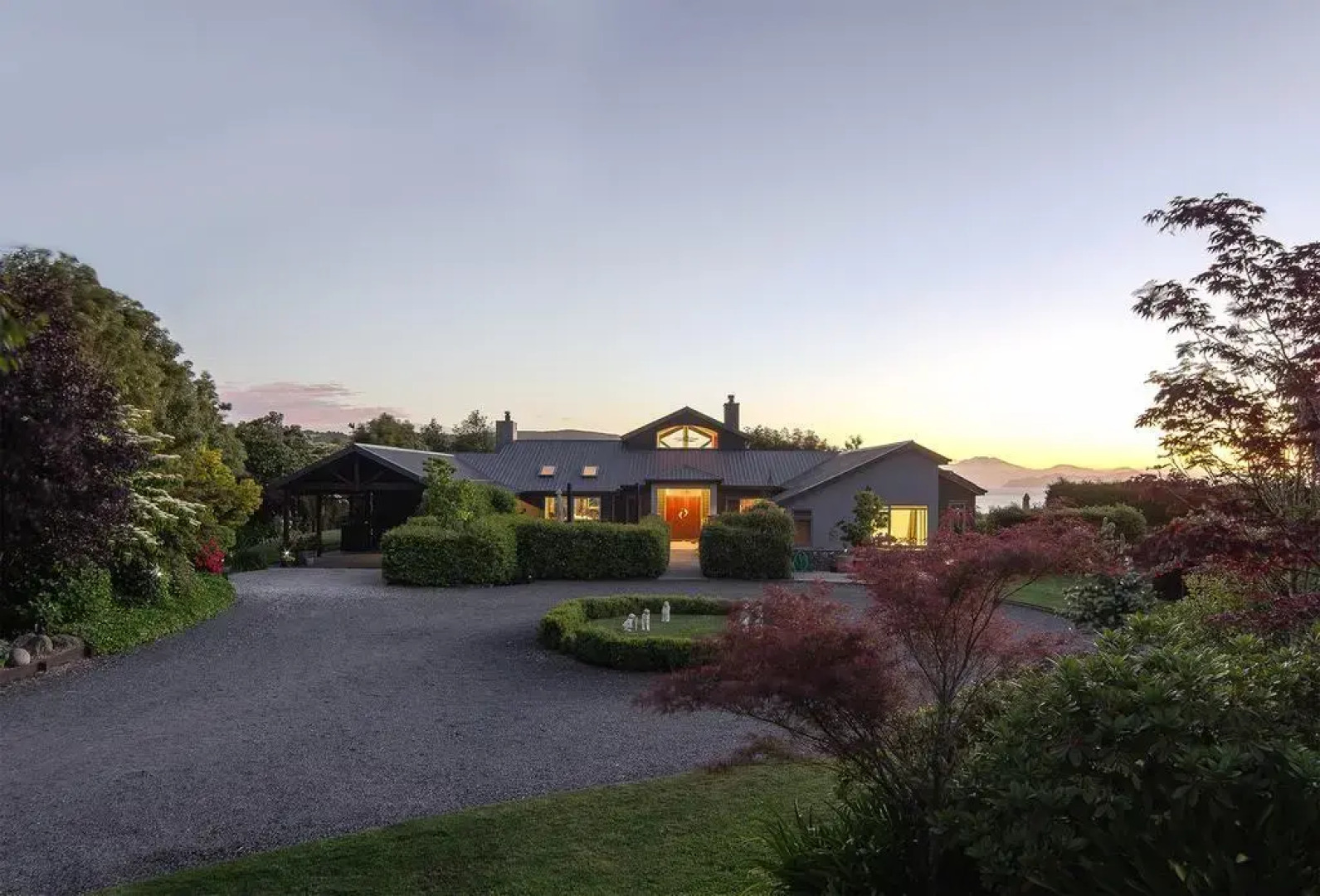 Ruru Lodge Bed And Breakfast