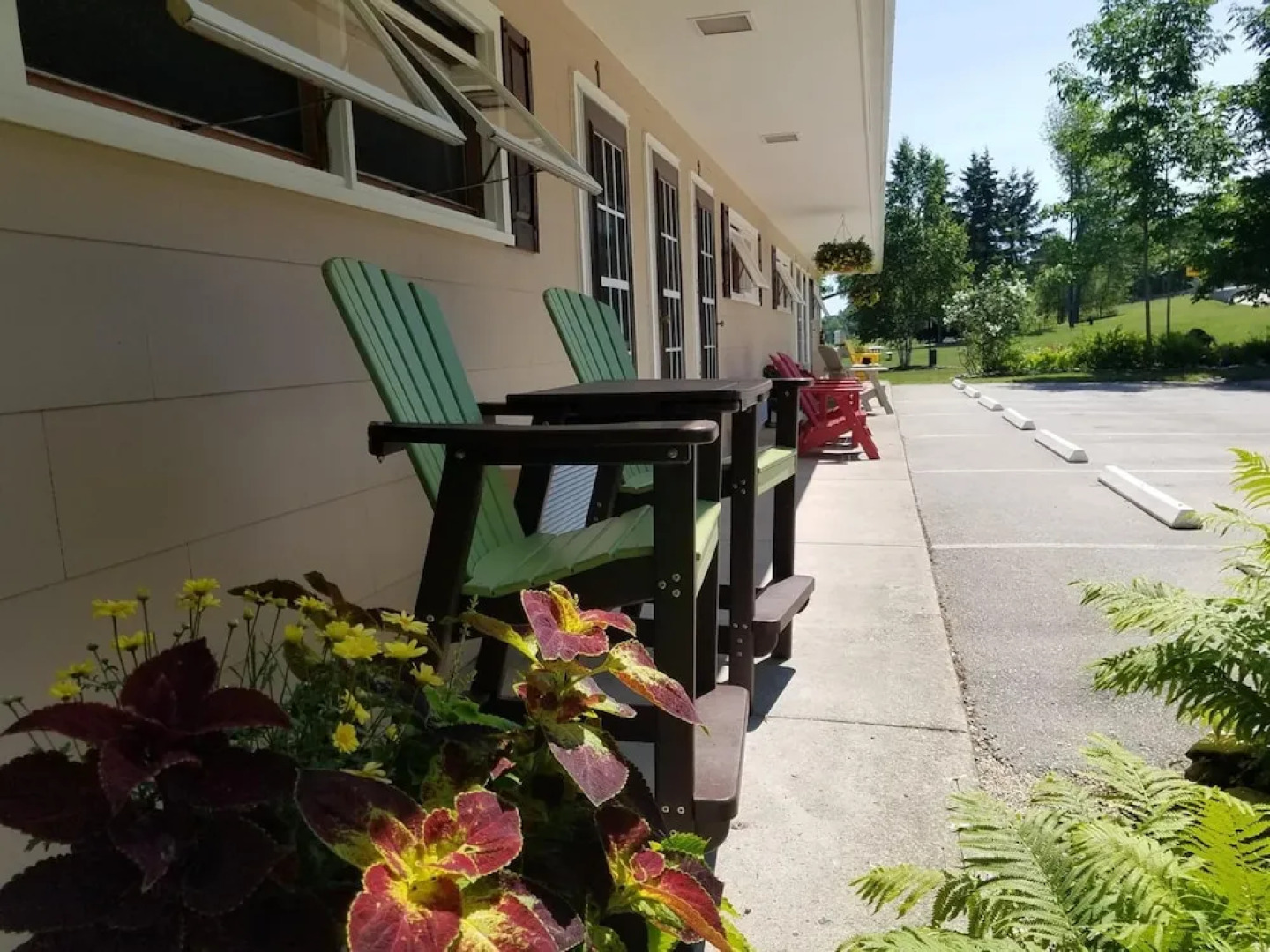 Square Rigger Harbor Motel