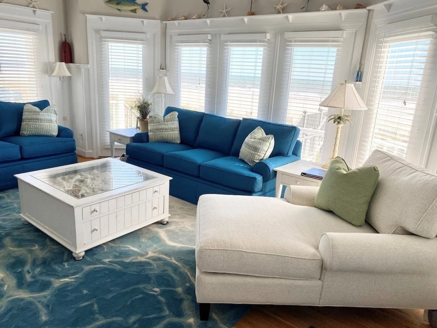 Sweet Dreams Private  4 Bedroom Home by RedAwning