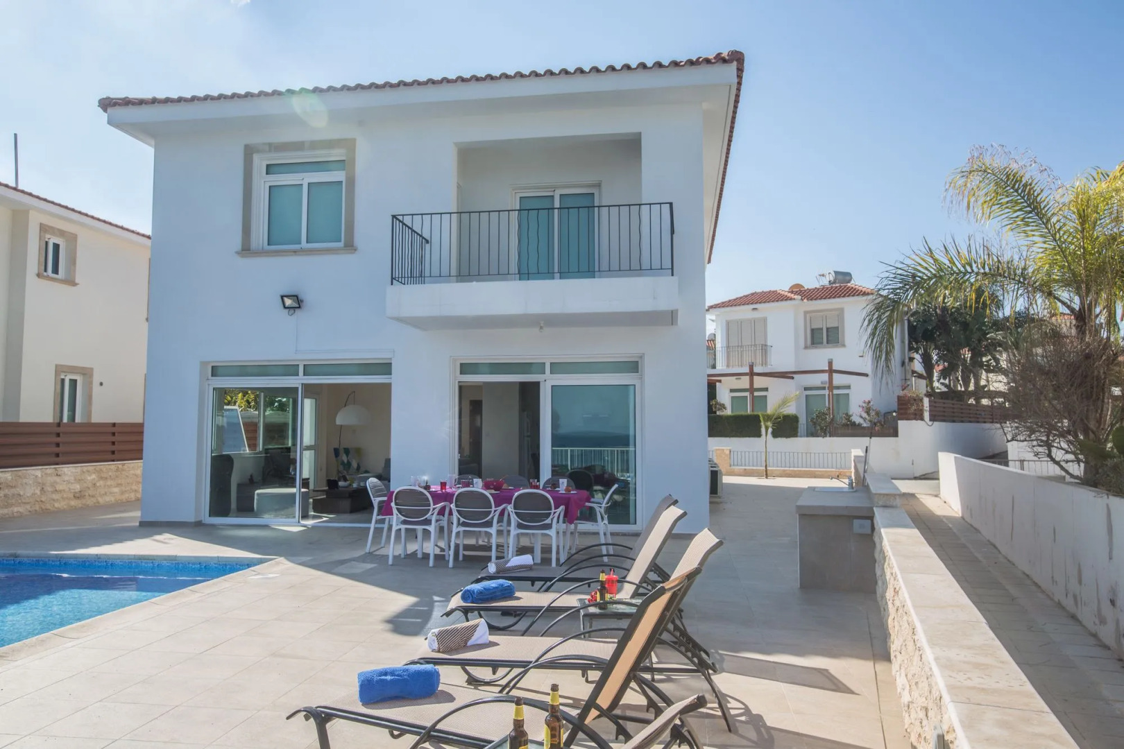 Shaye Frontline Villa