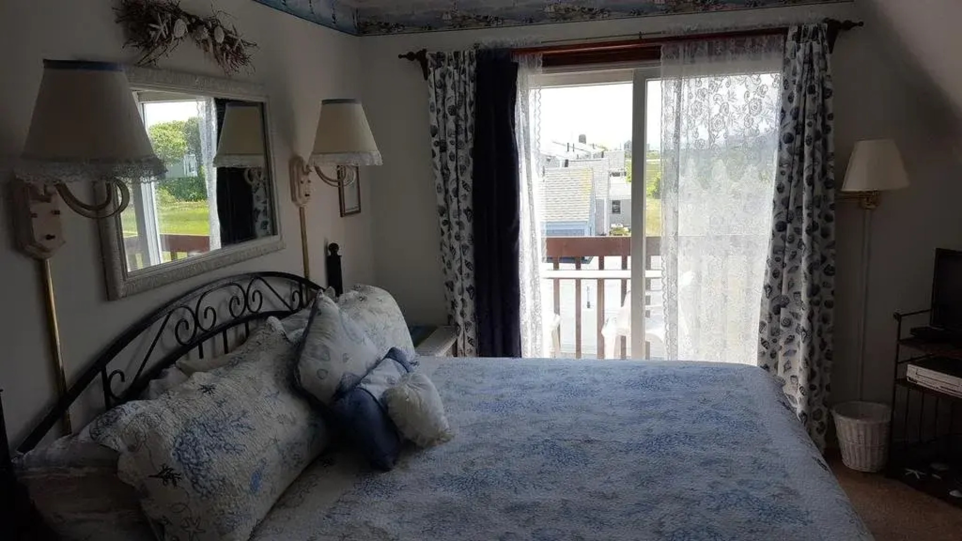 A Cape Cod Ocean Manor Inn