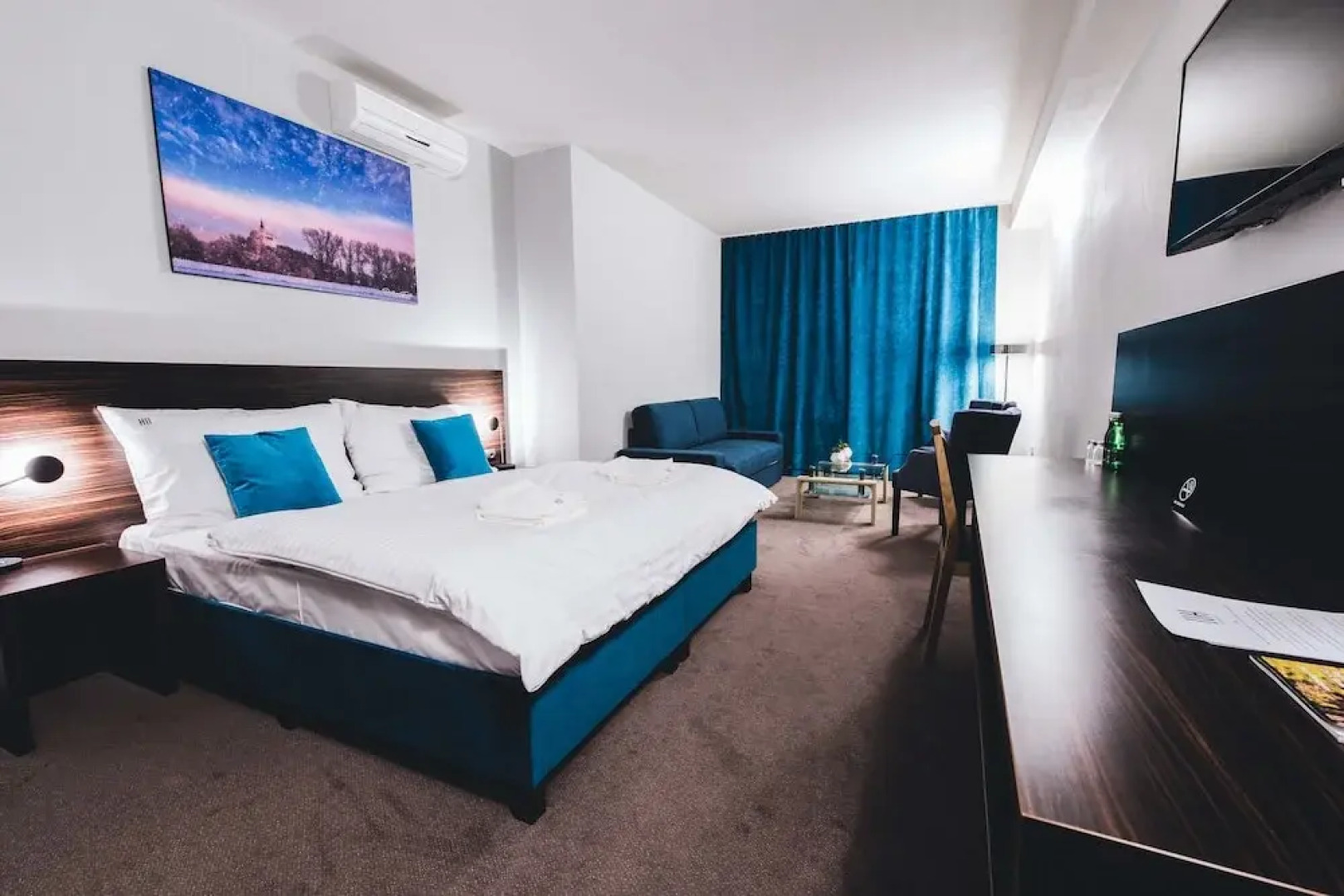 BOUTIQUE HOTEL11 with rooftop SPA