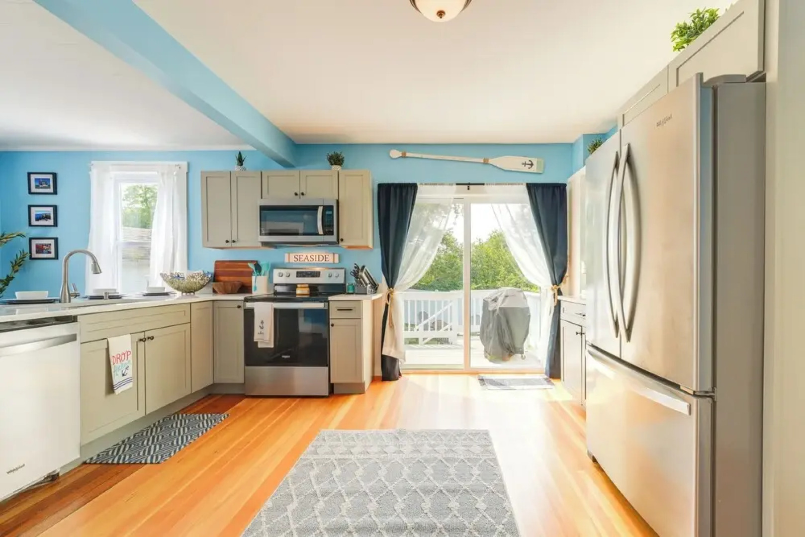 Charming Home < 2 Mi to Ocean Park & Pier!