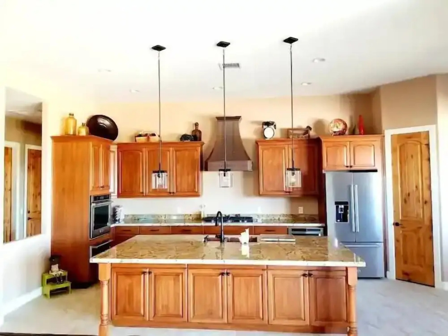 Beautiful Home with Incredible Red Rock Views With Outdoor Fire Pit