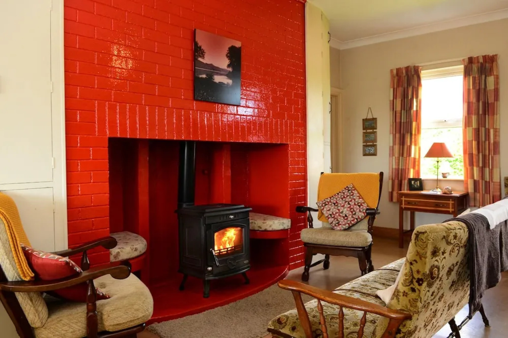 4-bed Cottage in Co. Galway 5 Minutes From Beach