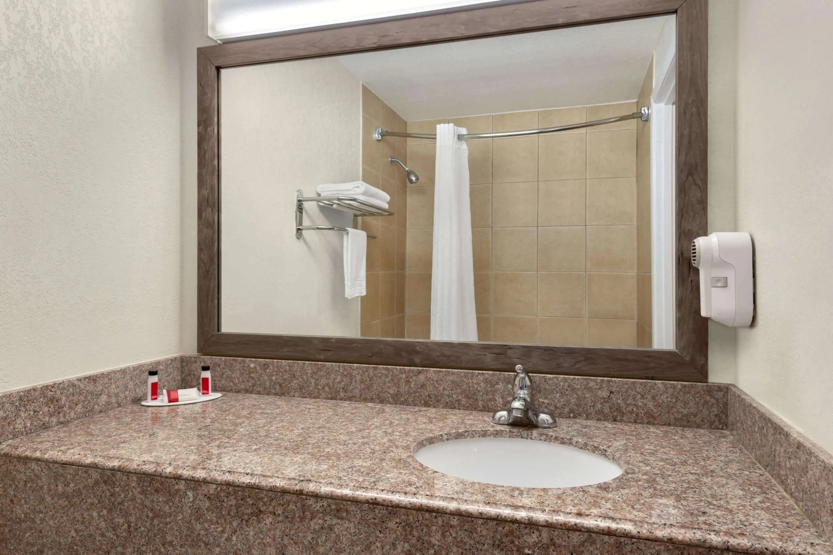 Days Inn by Wyndham Lawton