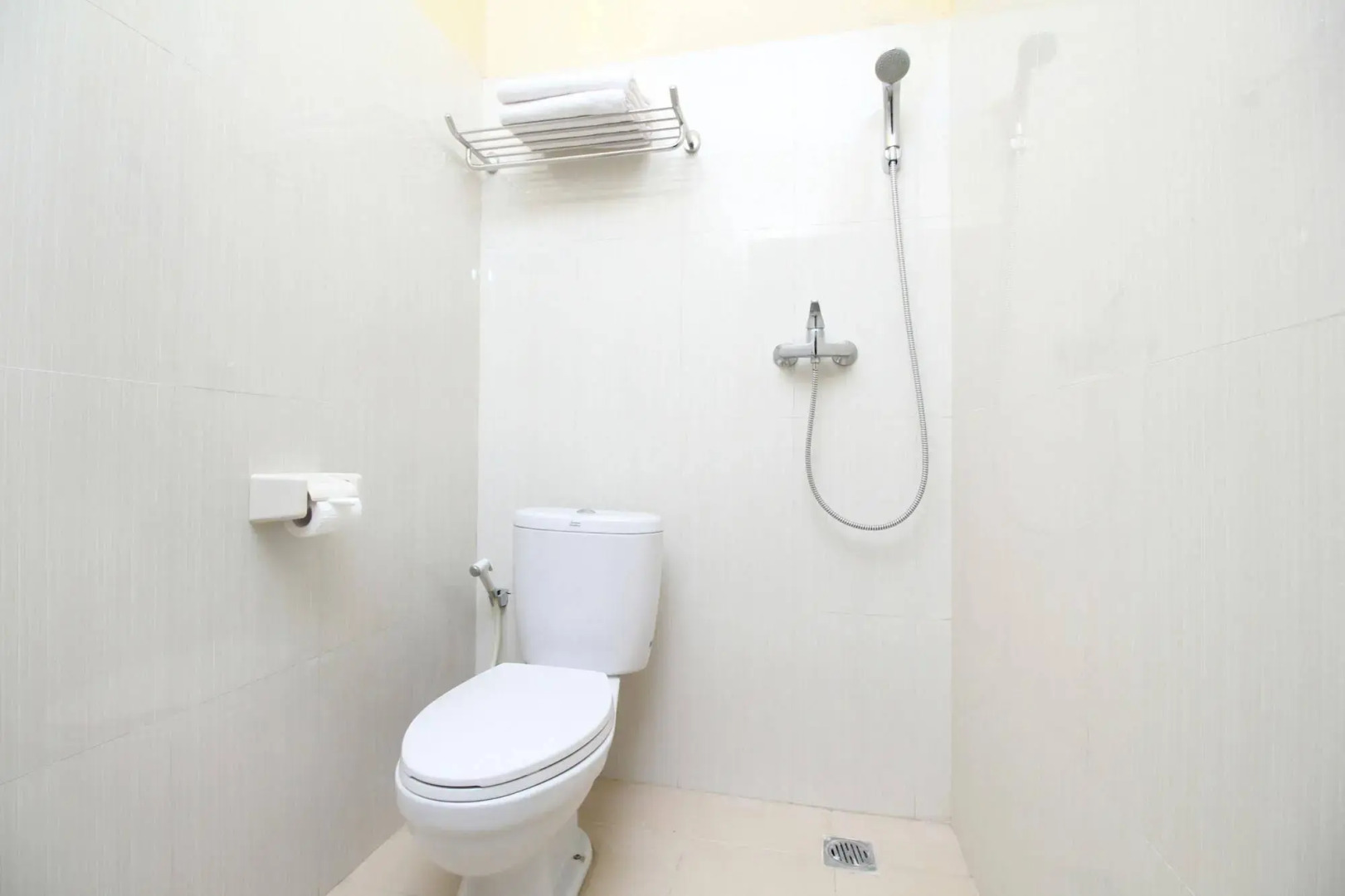 Airy Gianyar Hasanuddin Gang Dugul Sari Bali