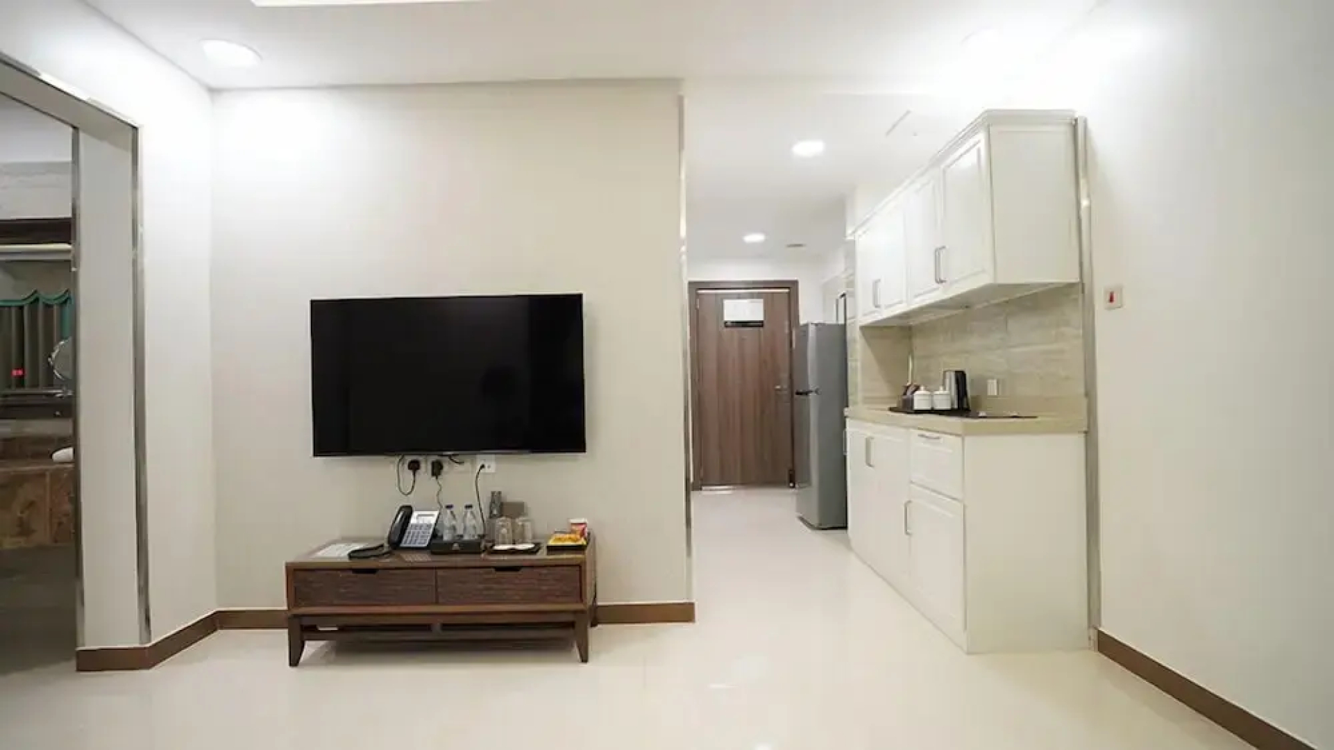 Seasons hotel suites