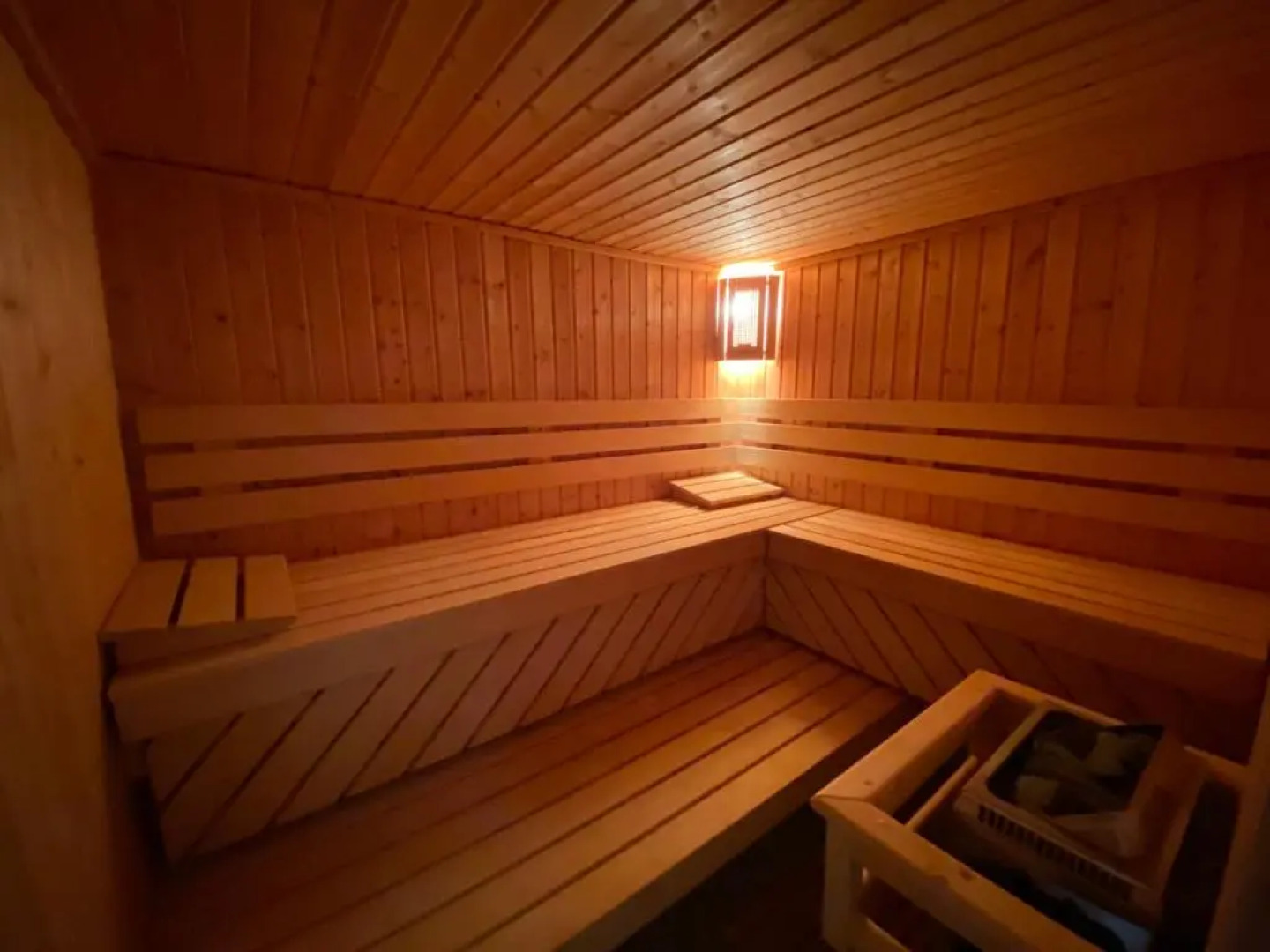 06T - Spacious villa with sea view- pool - jacuzzi-sauna