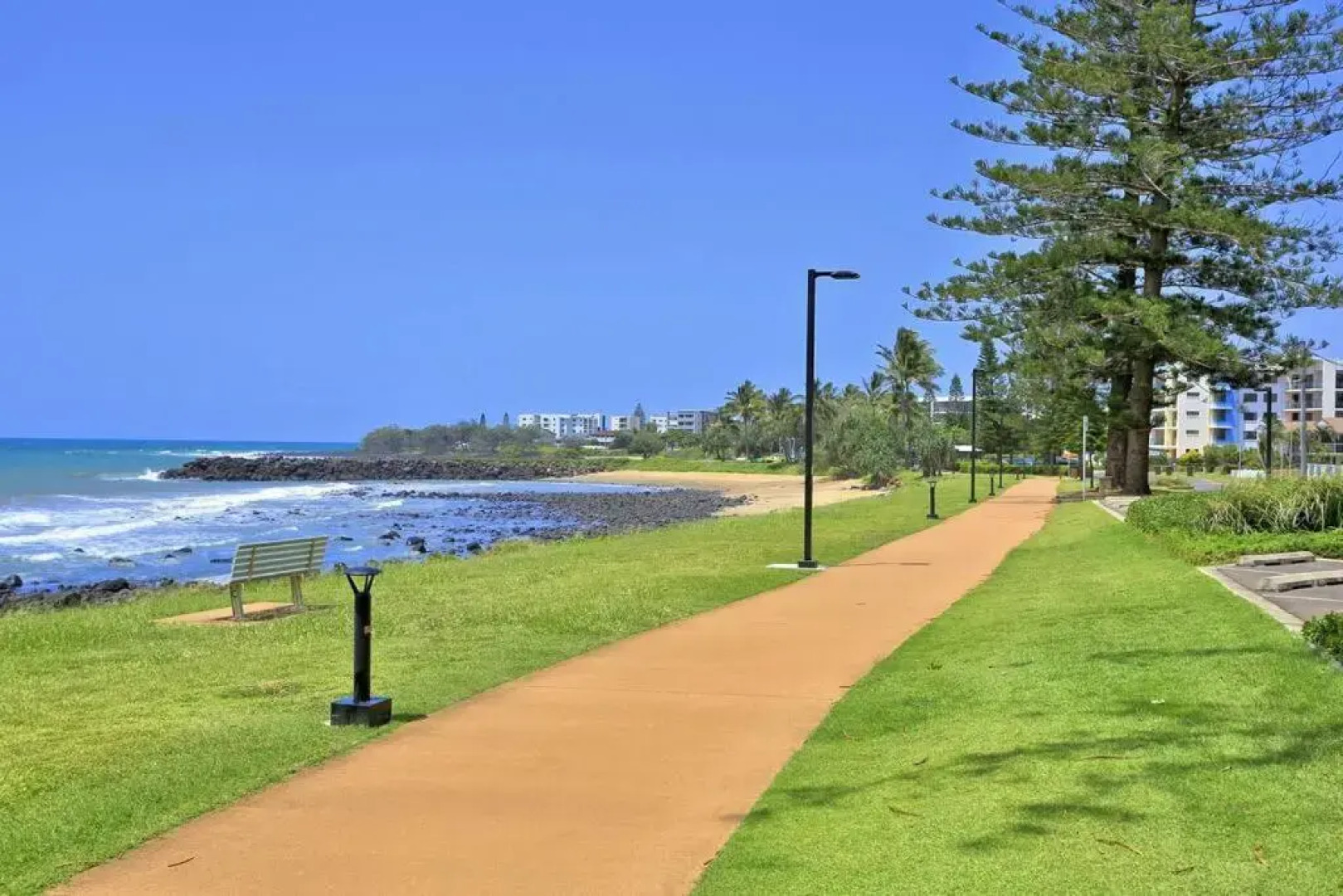 Ground Floor Luxury Oceanfront Apartment