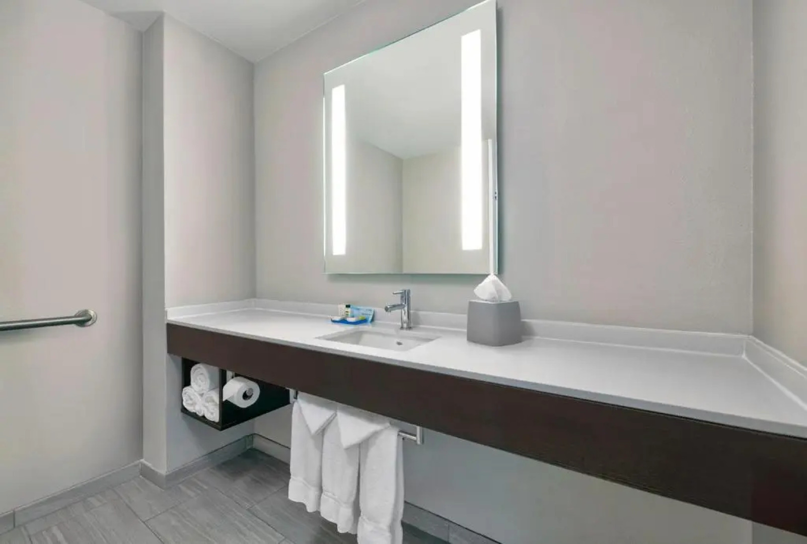 Holiday Inn Express Hotel & Suites Kansas City - Grandview