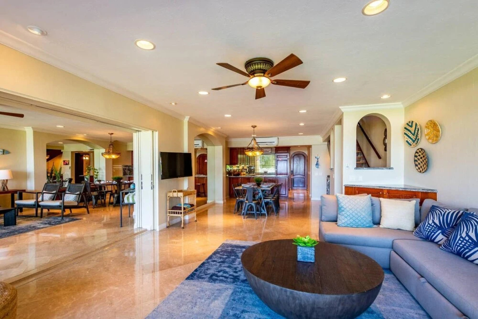 Spacious Open-Concept Condo with Stylish Design, Direct Beach Access & Resort-Style Amenities