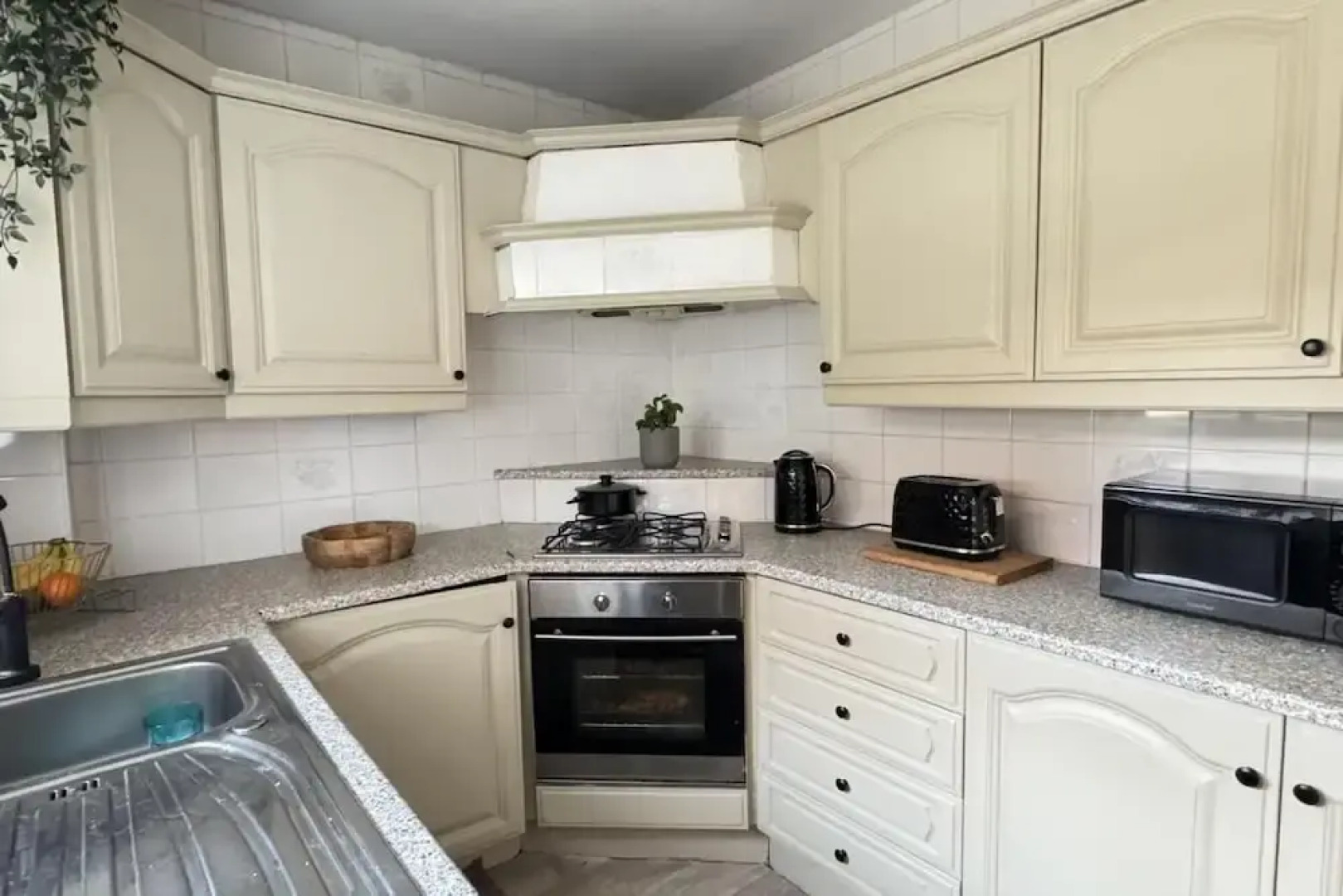 Unwind at Hebburn House-your Serene Retreat Awaits