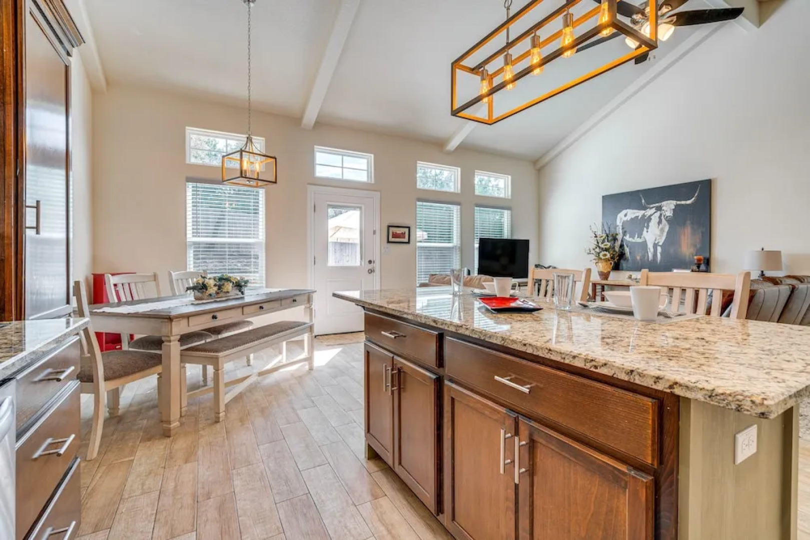 Idyllic Lago Vista Home < 1 Mi to Lake Travis!