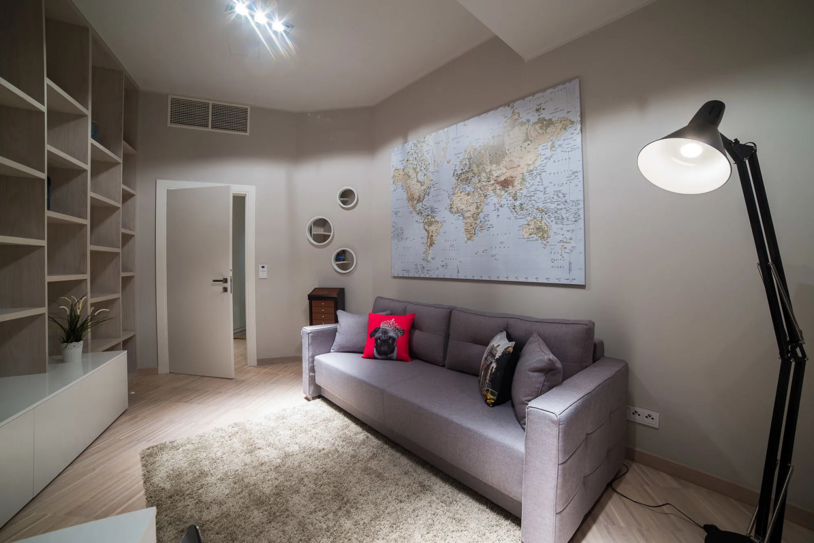 40th+ Floor Luxury Apartments in Sky Tower