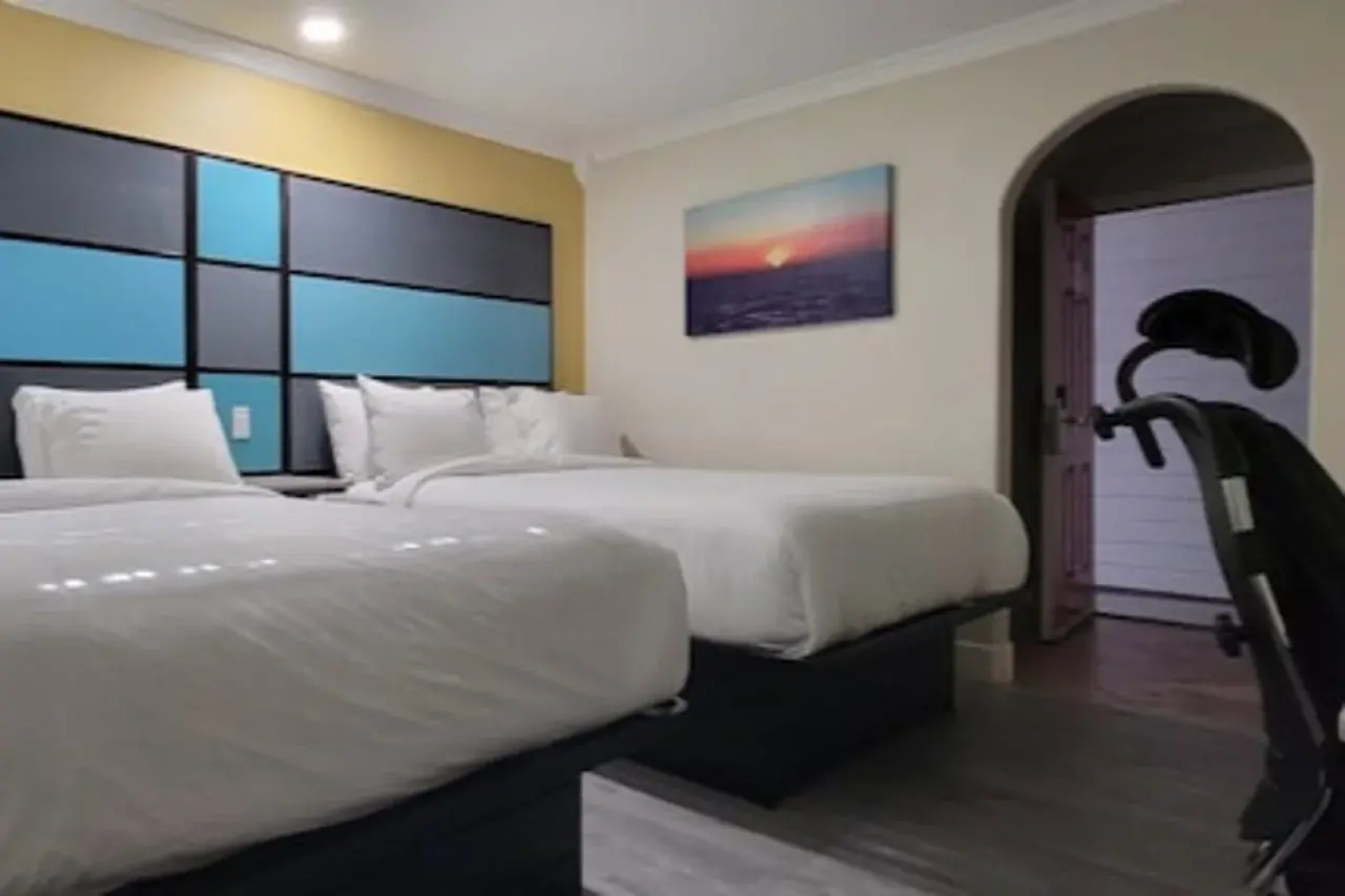 Hotel Avenida Victorville I 15