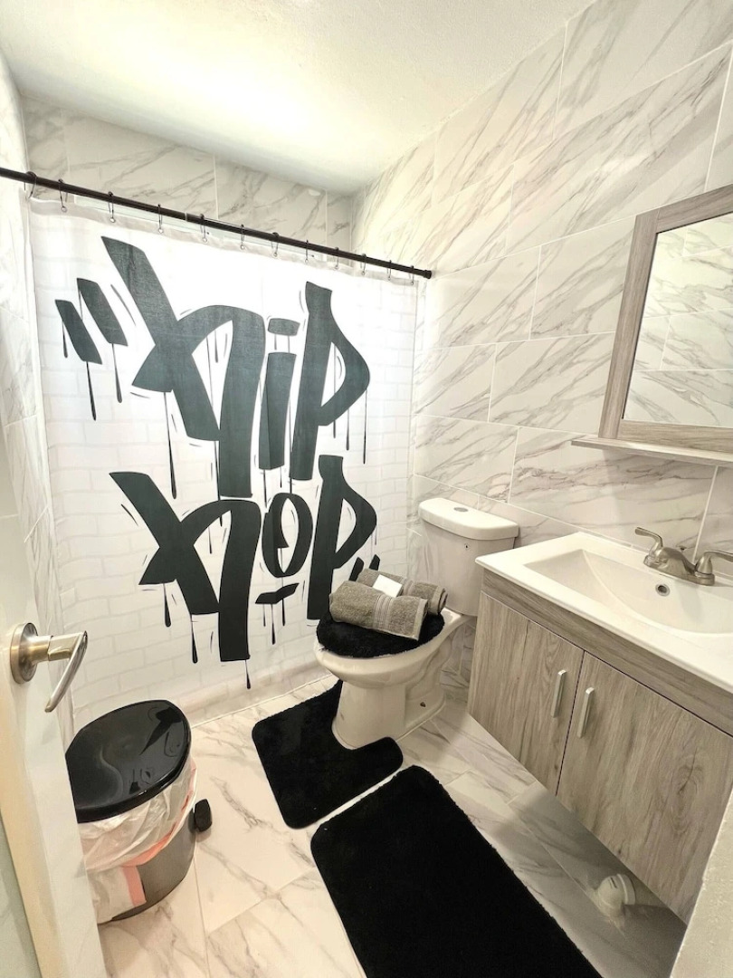 Hiphop 1br W Yard Space Near Mall & Beaches