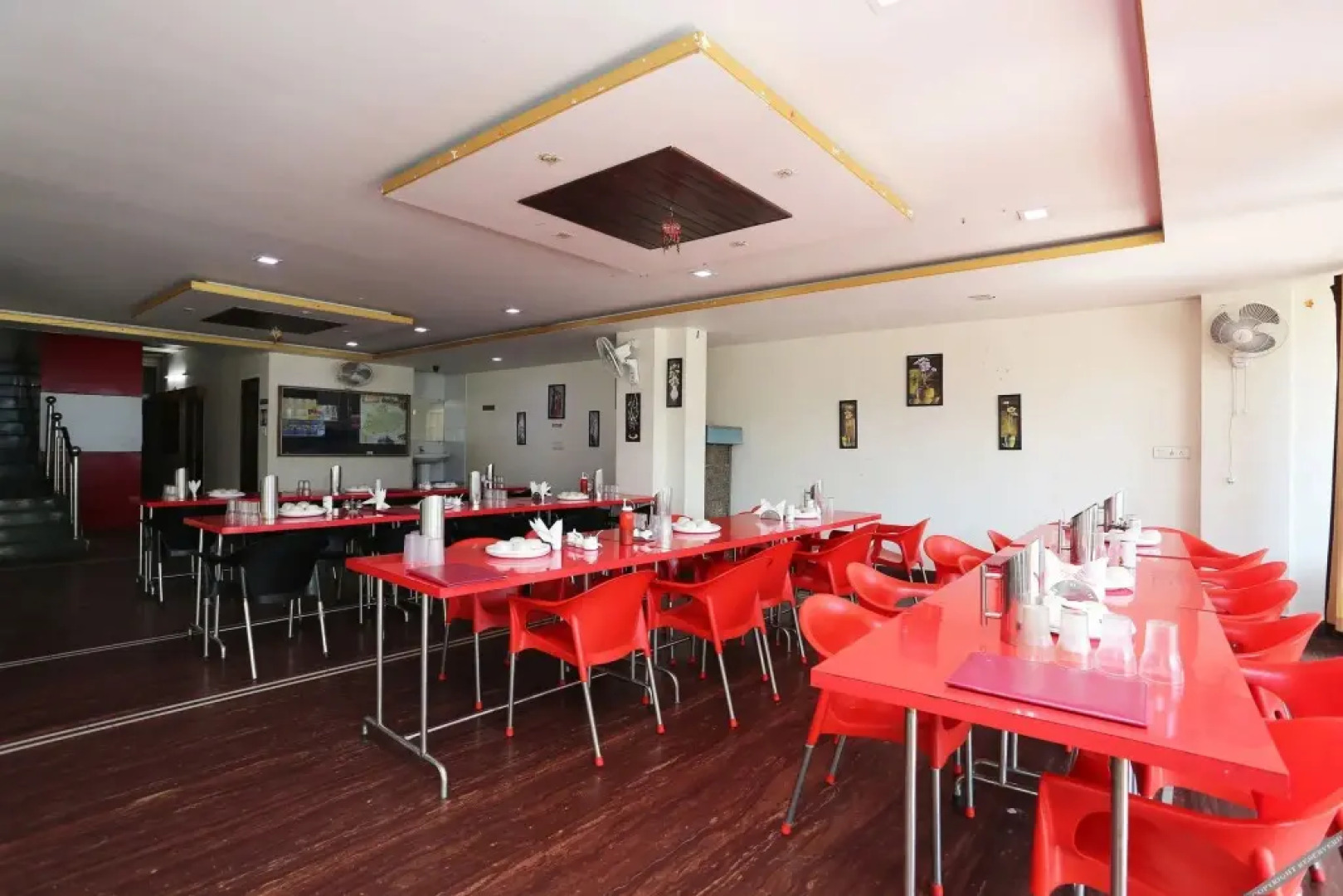 Hotel Saket By OYO Rooms