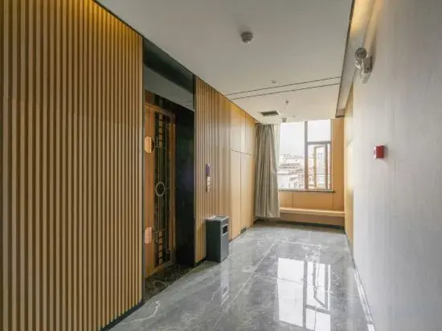 Garze Chin lives in a hotel