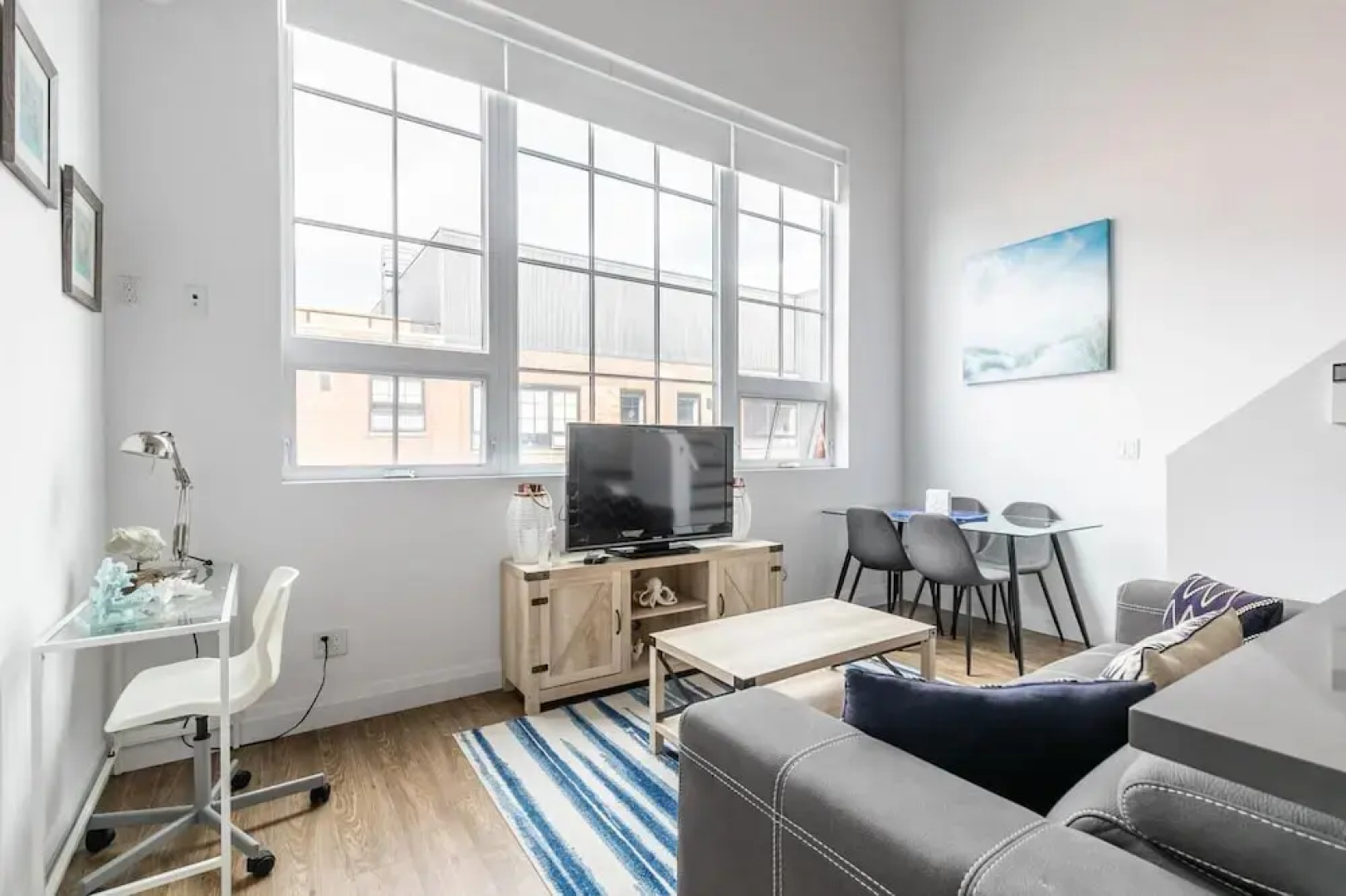 2BR 2storey Loft Free Parking Gym