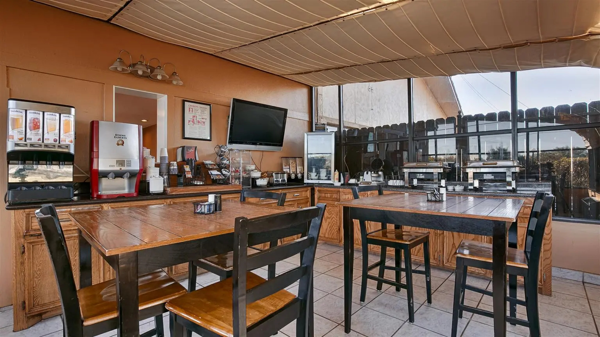 Best Western Inn by the Lake