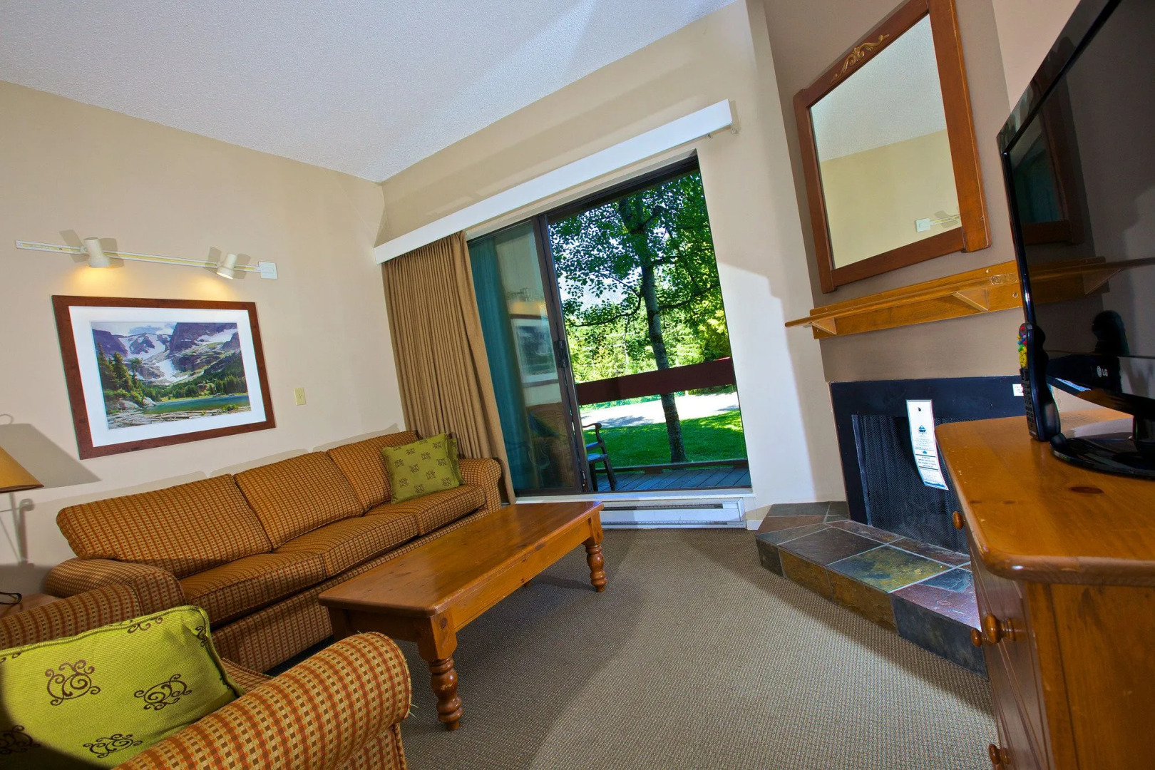 Tantalus Resort Lodge