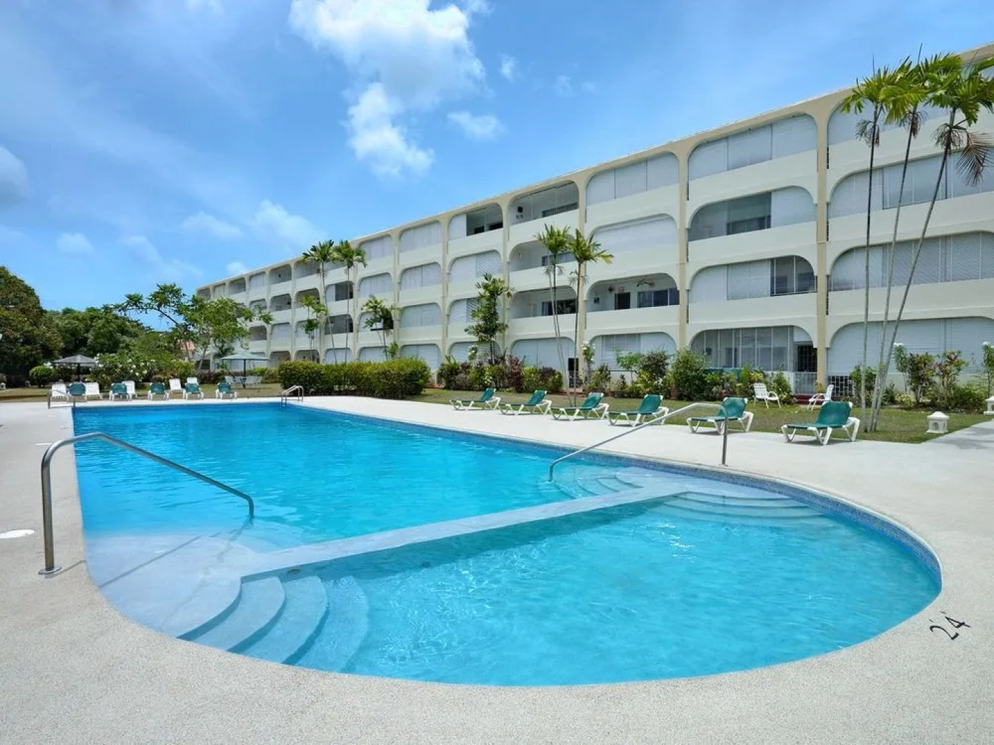 Best Luxury Spot - Holetown