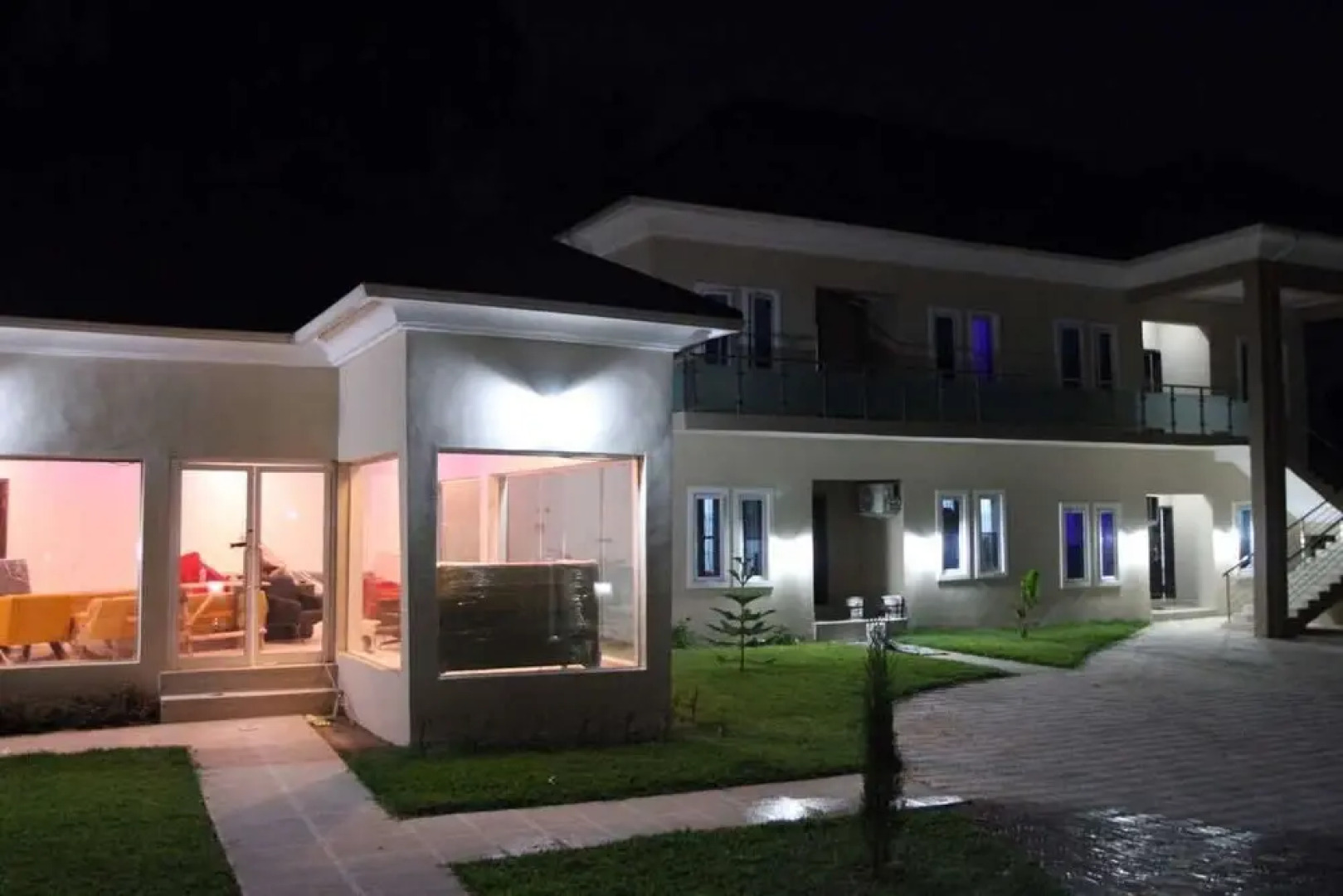 The Point Rayfield  Hotel