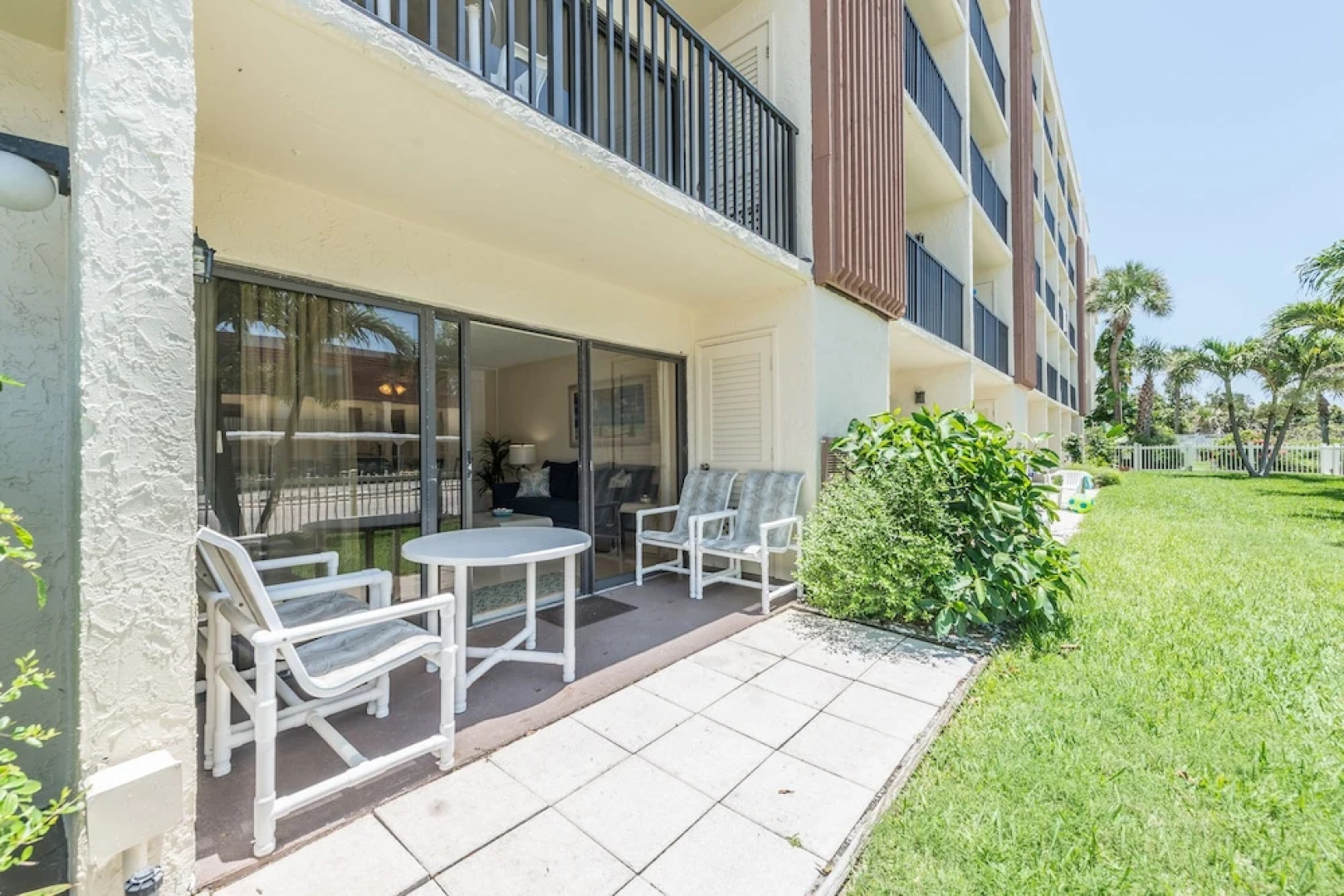 Chateau by the Sea - Happy Palm Stays