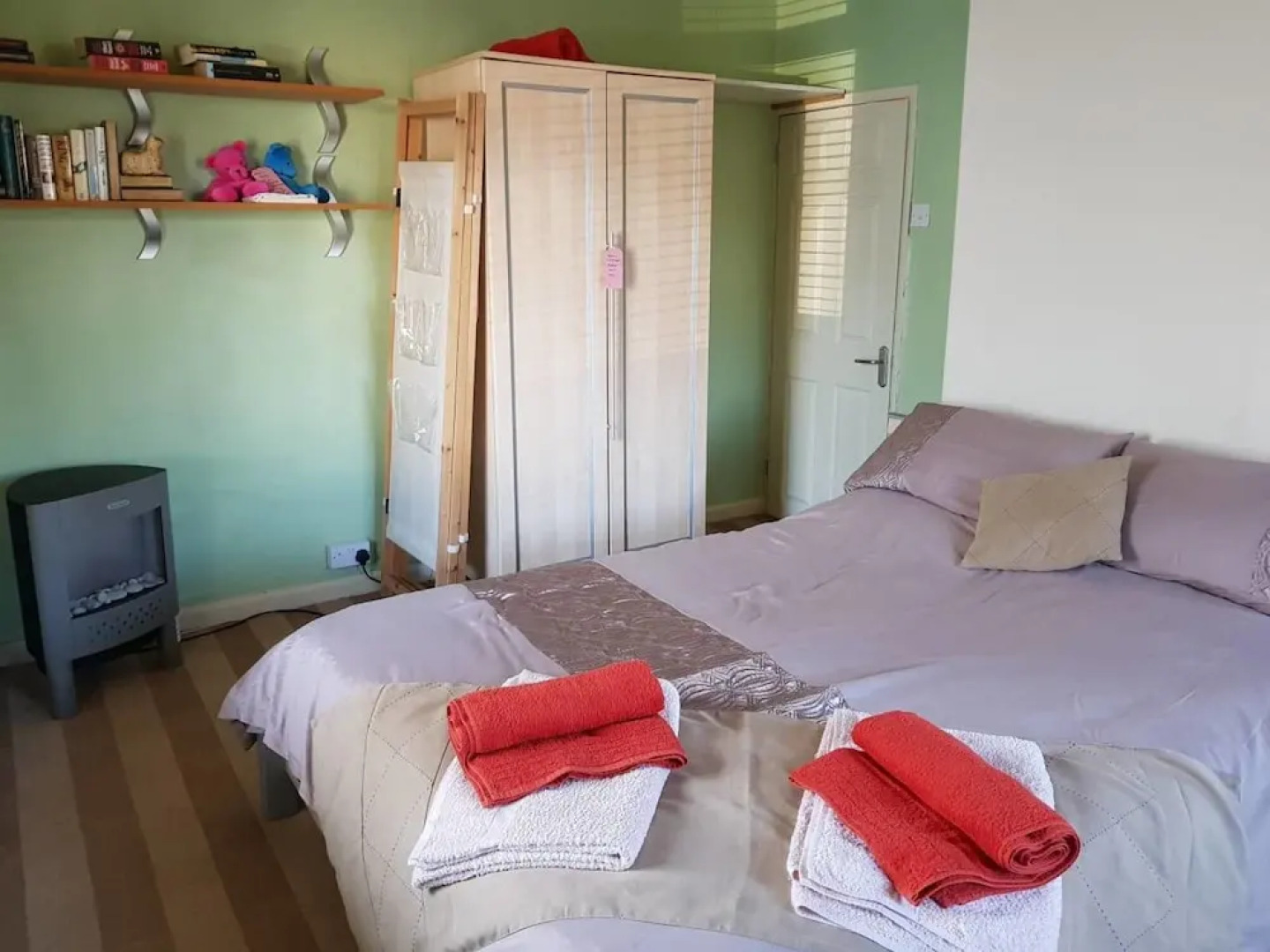 Apartment - Sleeps 4 - Pet Friendly - Balcony