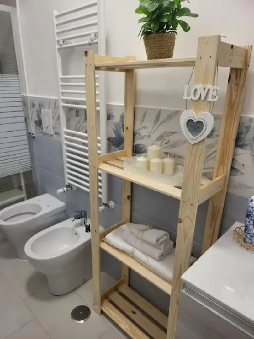 NewLife 8.15 Holiday Home White
