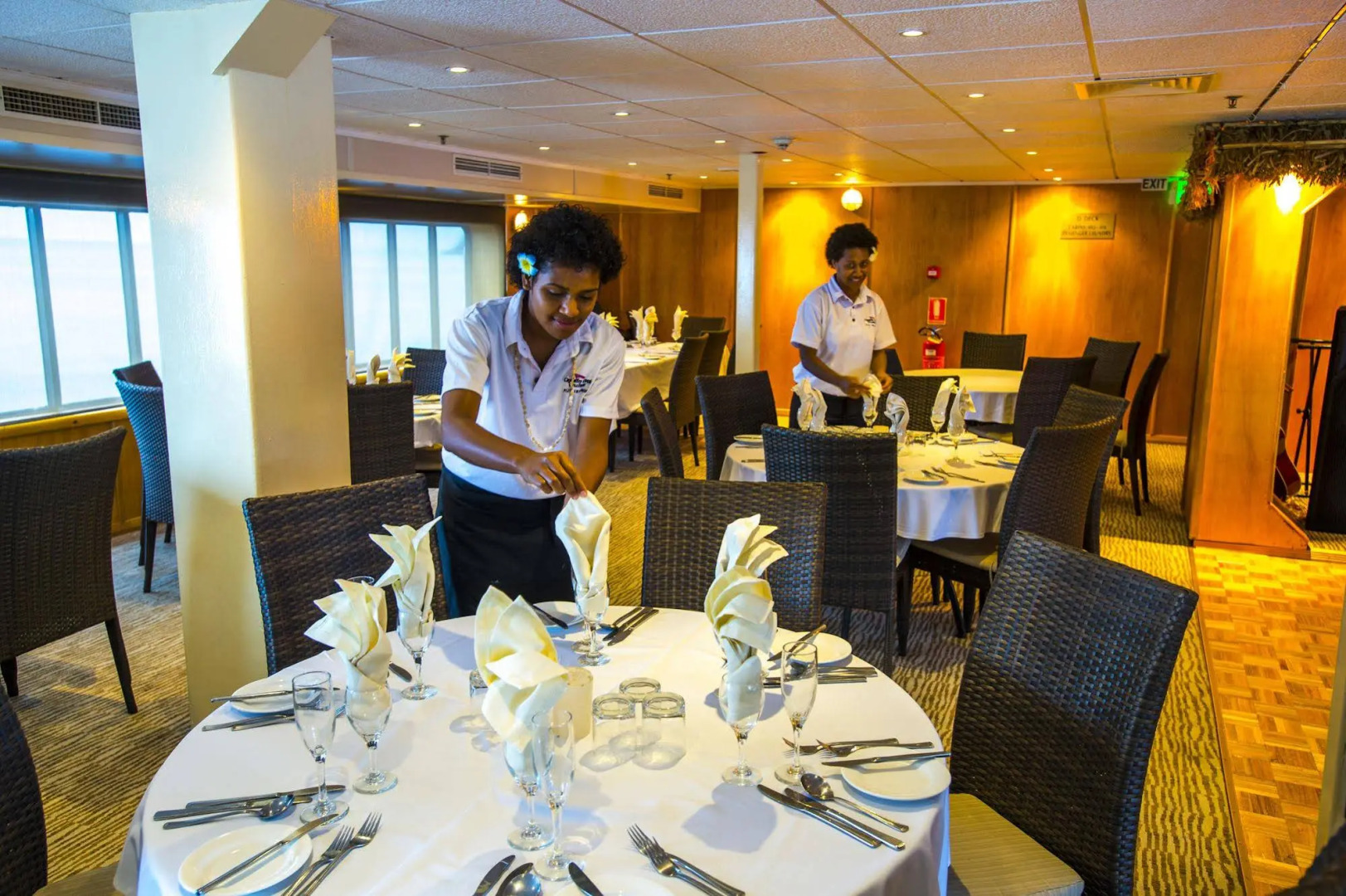 Captain Cook Cruises Fiji - Reef Endeavour