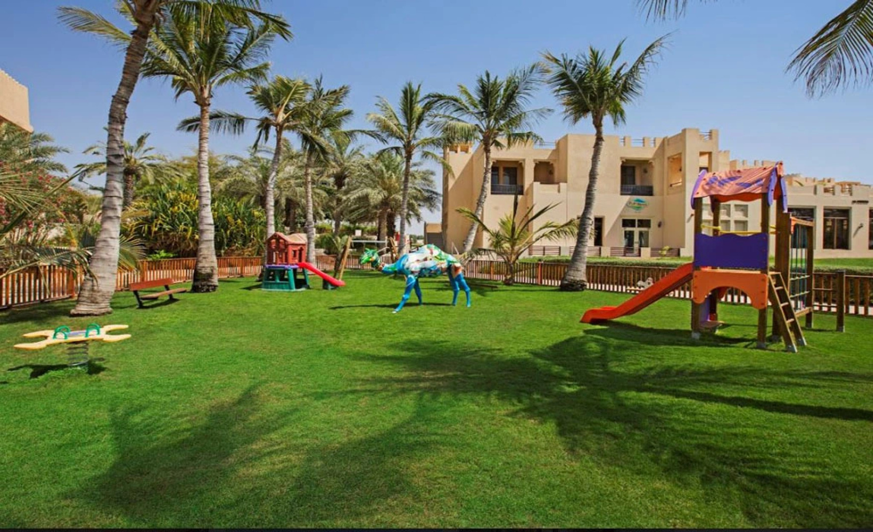 Курортный отель Sofitel Al Hamra Beach Resort