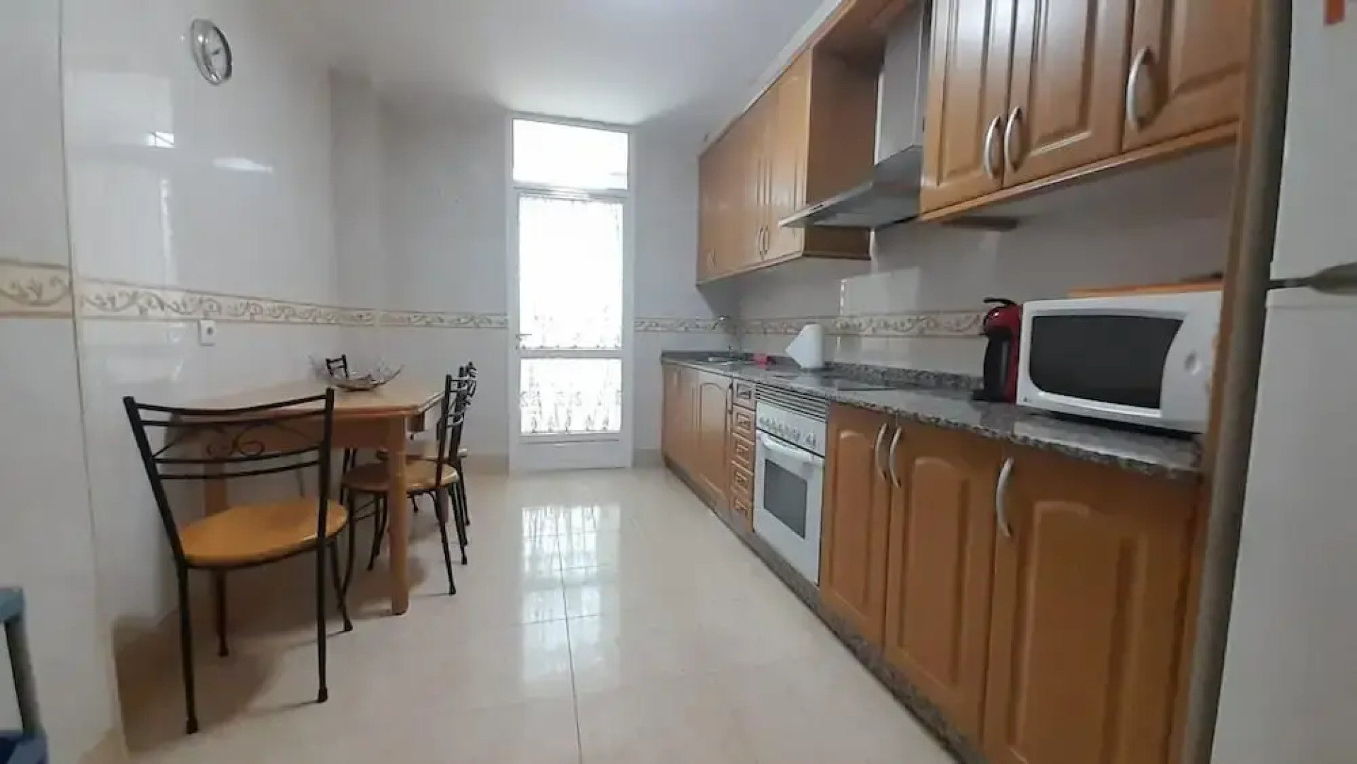 Apartment-sleeps6-parking-terrace