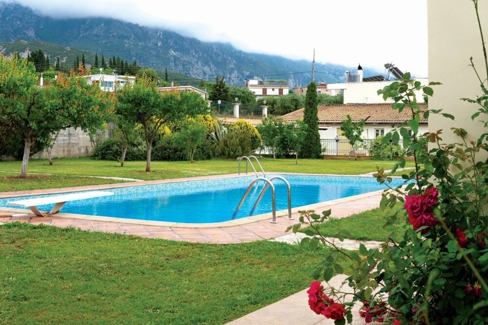 Beautiful Villa With Private Garden And Pool